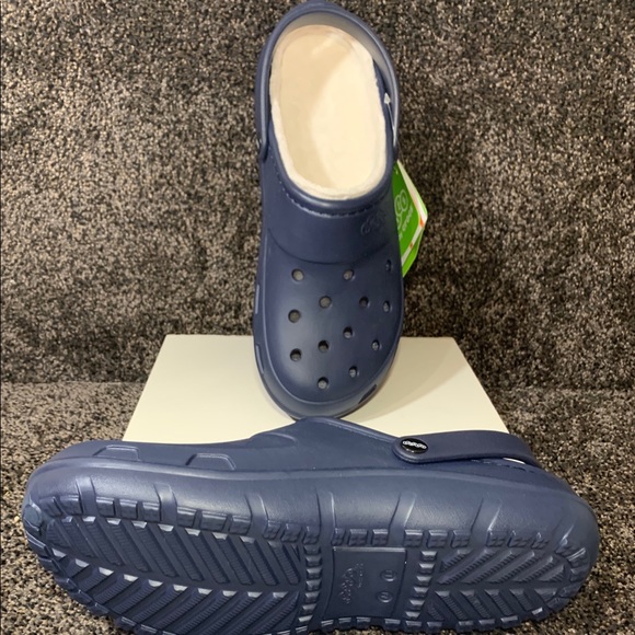 Lined Fuzzy Warm Crocs size 12 & 13 unisex - Picture 4 of 7